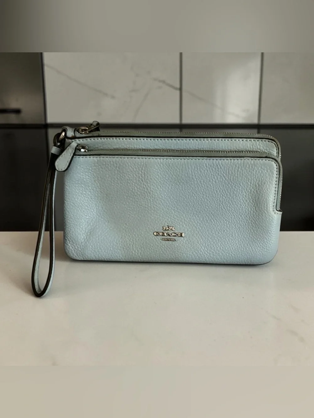 IN EXCELLENT CONDITION! COACH DOUBLE ZIP WALLET WRISTLET ICE BLUE